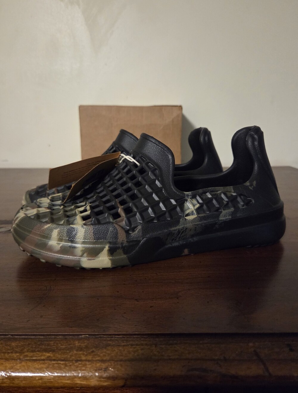 Lusso Cloud Scenario Slip-On Shoes Camo Men's 8 Women's 10 NWOB
